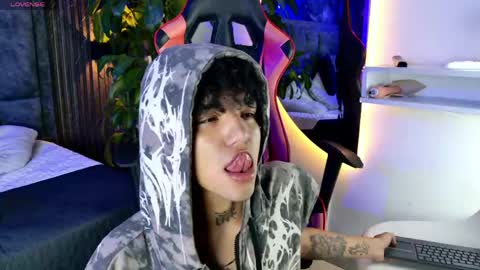 Noah online show from April 16, 1:56 pm