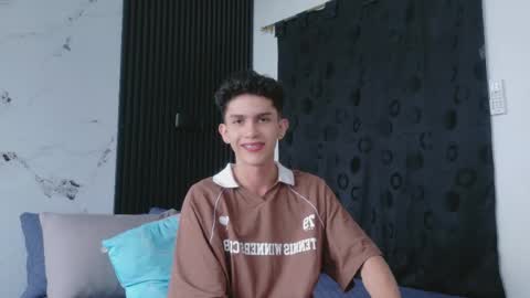 Snapshot of noah_tyler_ chatting on May 22, 8:14 pm noah tyler online show from May 22, 8:14 pm
