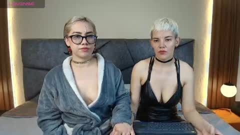 Noah And Gaia online show from April 17, 7:50 pm