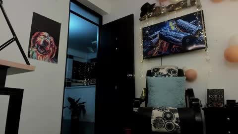 LIAM- noah online show from December 14, 9:35 pm