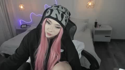 Noah  online show from February 13, 4:30 am