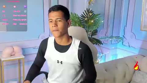 Snapshot of noahdark_ chatting on June 24, 1:37 am NOAH online show from June 24, 1:37 am