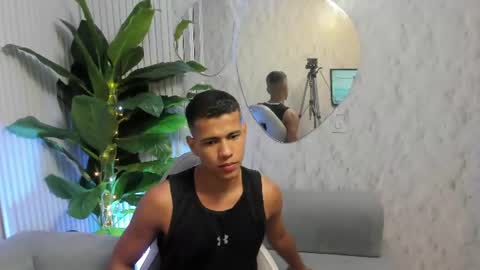 Snapshot of noahdark_ chatting on July 21, 2:36 am NOAH online show from July 21, 2:36 am