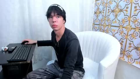 NOAH online show from May 8, 11:26 am