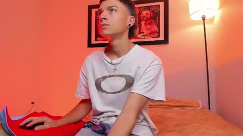 noahh_sky online show from March 21, 3:33 am