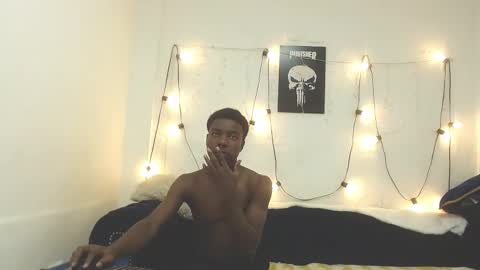 Snapshot of noahjhonson69 chatting on December 17, 7:20 pm noah online show from December 17, 7:20 pm