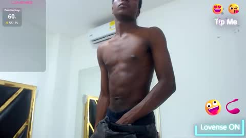 Snapshot of noahjhonson69 chatting on January 14, 6:35 pm noah online show from January 14, 6:35 pm