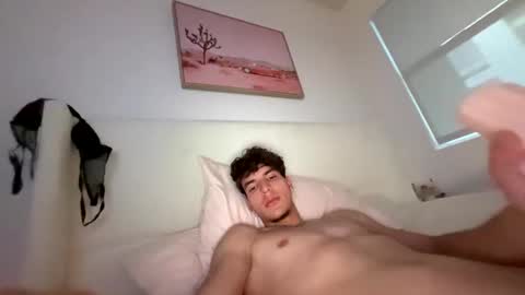 noahlynx online show from April 16, 2:12 am