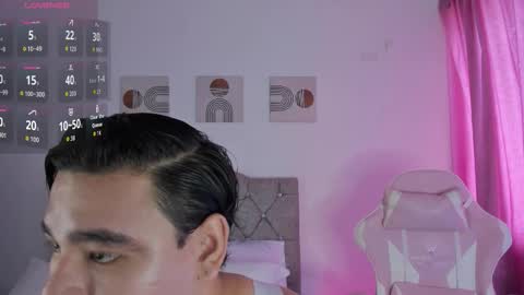 Snapshot of noahvance chatting on February 3, 3:39 pm NoahVence online show from February 3, 3:39 pm