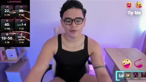 Snapshot of noahvance chatting on June 10, 8:41 pm NoahVence online show from June 10, 8:41 pm
