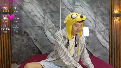 Snapshot of noahwalker__ chatting on June 13, 11:08 am online show from June 13, 11:08 am