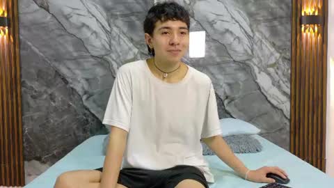 Snapshot of noahwalker__ chatting on July 8, 11:15 am online show from July 8, 11:15 am