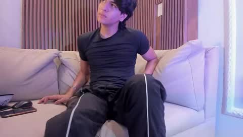 noahx_valko online show from December 14, 2:44 pm