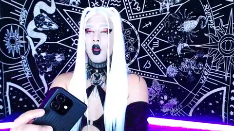 caroline online show from March 29, 8:53 pm