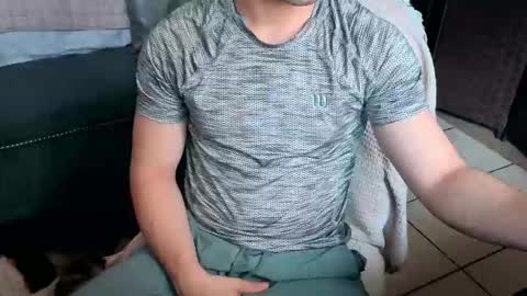 Snapshot of nobudget06 chatting on October 19, 5:24 pm nobudget06 online show from October 19, 5:24 pm