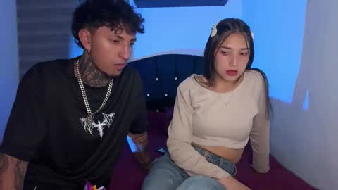 Jean Y Isa online show from December 19, 5:14 am