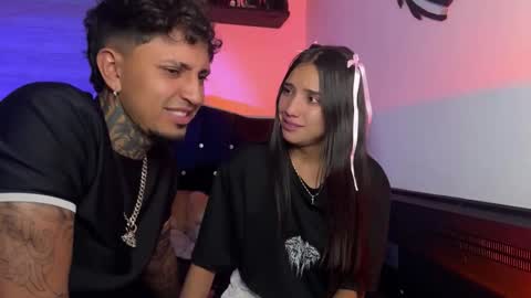 Jean Y Isa online show from January 17, 4:06 am