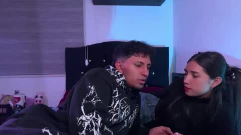 Jean Y Isa online show from February 5, 3:44 am