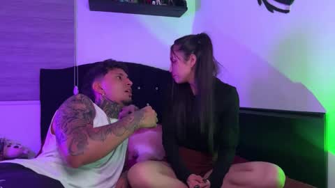 Jean Y Isa online show from February 7, 3:54 am