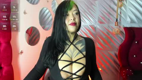 Snapshot of nocturnapsy chatting on May 14, 8:48 pm Alisson online show from May 14, 8:48 pm