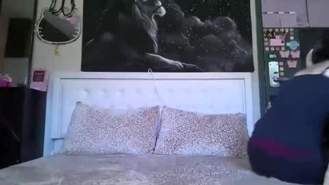 Noelle online show from April 7, 5:24 pm