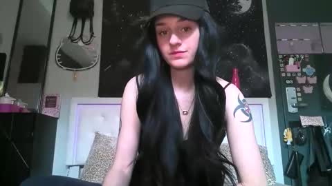 Noelle online show from April 15, 5:42 pm