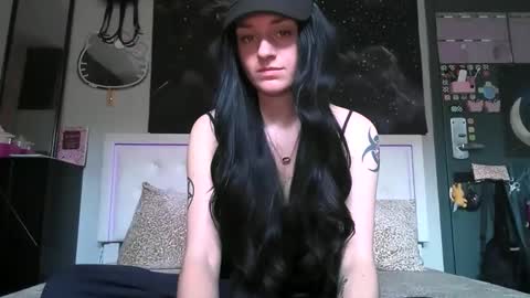 Noelle online show from April 16, 5:47 pm