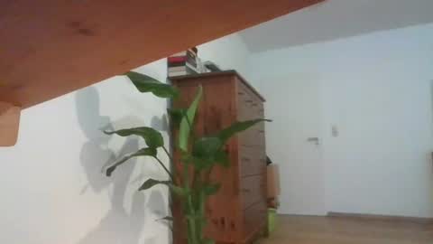 Snapshot of noemie_fox chatting on July 1, 10:28 am Nomie Fox online show from July 1, 10:28 am