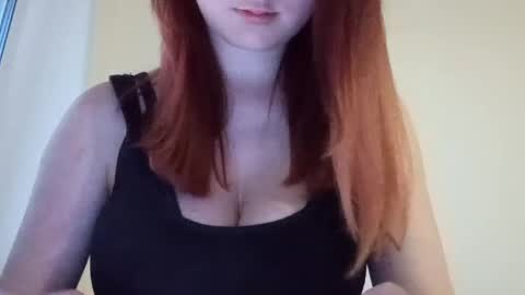 Snapshot of noemileclerc chatting on May 2, 6:35 pm Lisa online show from May 2, 6:35 pm