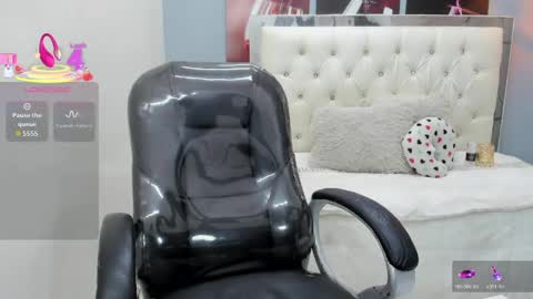 Noha Scott online show from May 9, 10:37 pm