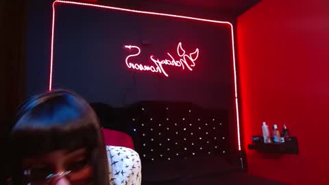 Snapshot of noha_thomson chatting on November 22, 2:43 am Noha Thomson online show from November 22, 2:43 am