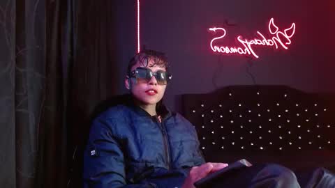 Noha Thomson online show from January 18, 1:31 am