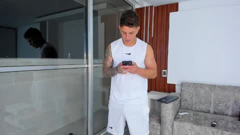 nohabennett7 online show from April 7, 4:57 am