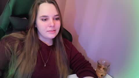 noir_ember_ online show from November 9, 12:36 pm