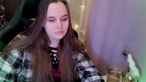 noir_ember_ online show from January 15, 2:43 pm