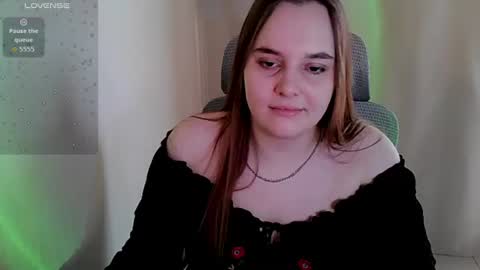 Snapshot of noir_ember_ chatting on July 10, 1:36 pm noir_ember_ online show from July 10, 1:36 pm