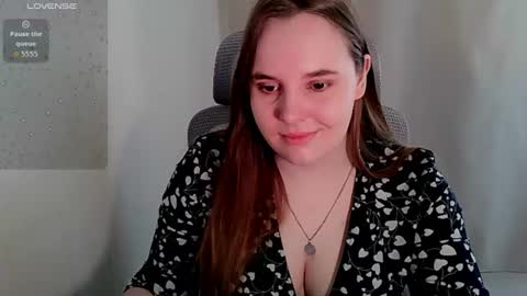 Snapshot of noir_ember_ chatting on July 26, 10:00 am noir_ember_ online show from July 26, 10:00 am