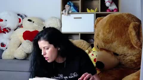noirbella online show from May 22, 8:36 pm