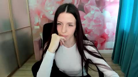 NoirDiva online show from March 6, 6:54 am