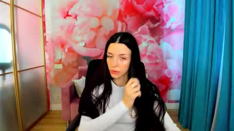 Snapshot of noirdiva chatting on April 27, 6:00 am NoirDiva online show from April 27, 6:00 am