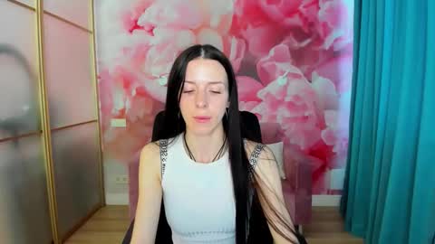 Snapshot of noirdiva chatting on May 19, 5:58 am NoirDiva online show from May 19, 5:58 am