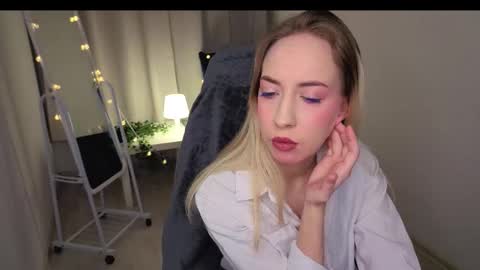 Snapshot of noirnymphh chatting on February 20, 10:32 pm Isabelle online show from February 20, 10:32 pm