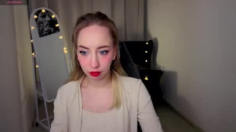 Snapshot of noirnymphh chatting on March 3, 9:42 pm Isabelle online show from March 3, 9:42 pm