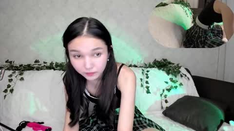 Snapshot of nomibean chatting on February 26, 5:28 pm nomi online show from February 26, 5:28 pm