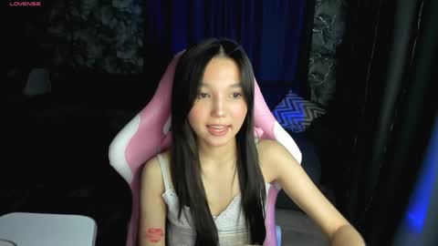 nomi online show from April 18, 7:18 pm