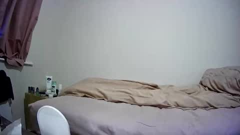 NonBinaryNicky online show from May 28, 10:45 am