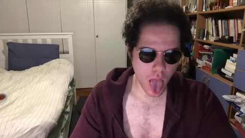 Snapshot of nongay379444 chatting on January 1, 9:31 pm nongay379444 online show from January 1, 9:31 pm