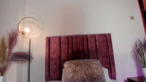 Nora Da Silva online show from February 25, 7:01 pm