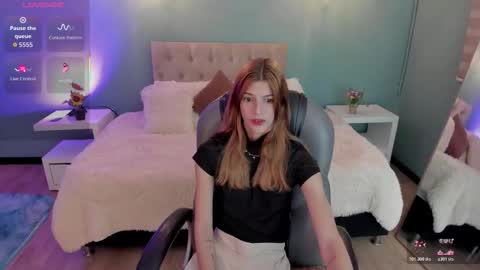 Nora online show from March 4, 7:53 pm