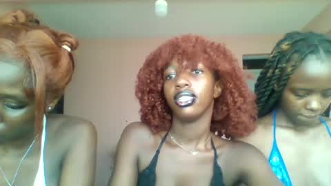 Snapshot of norababy20 chatting on July 8, 4:17 am Norababy20 online show from July 8, 4:17 am